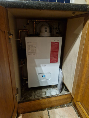 Emergency Boiler replacement by EPC Plumbing & Heating with Glow-Worm Boiler